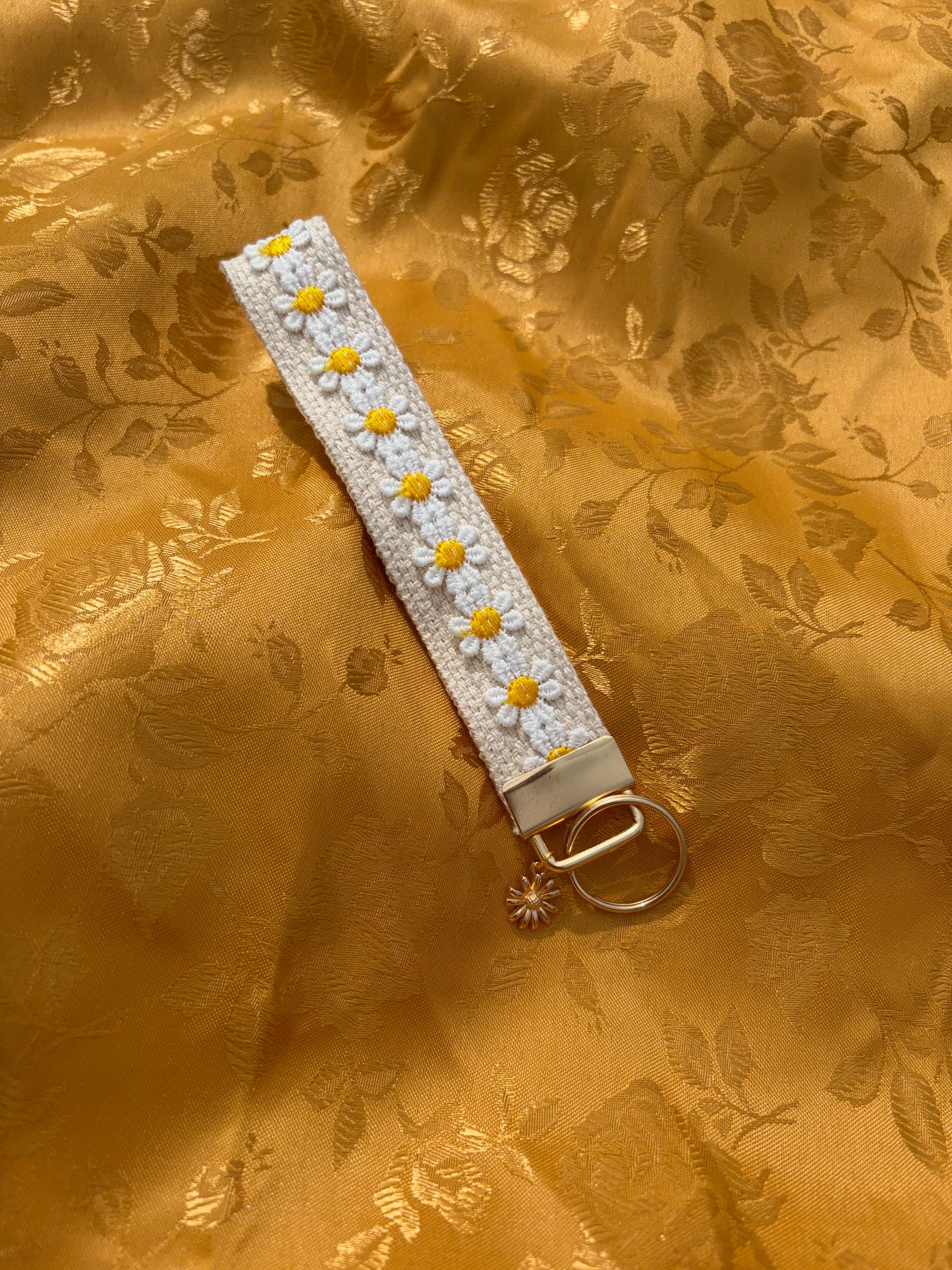 Daisy Charm Keychain