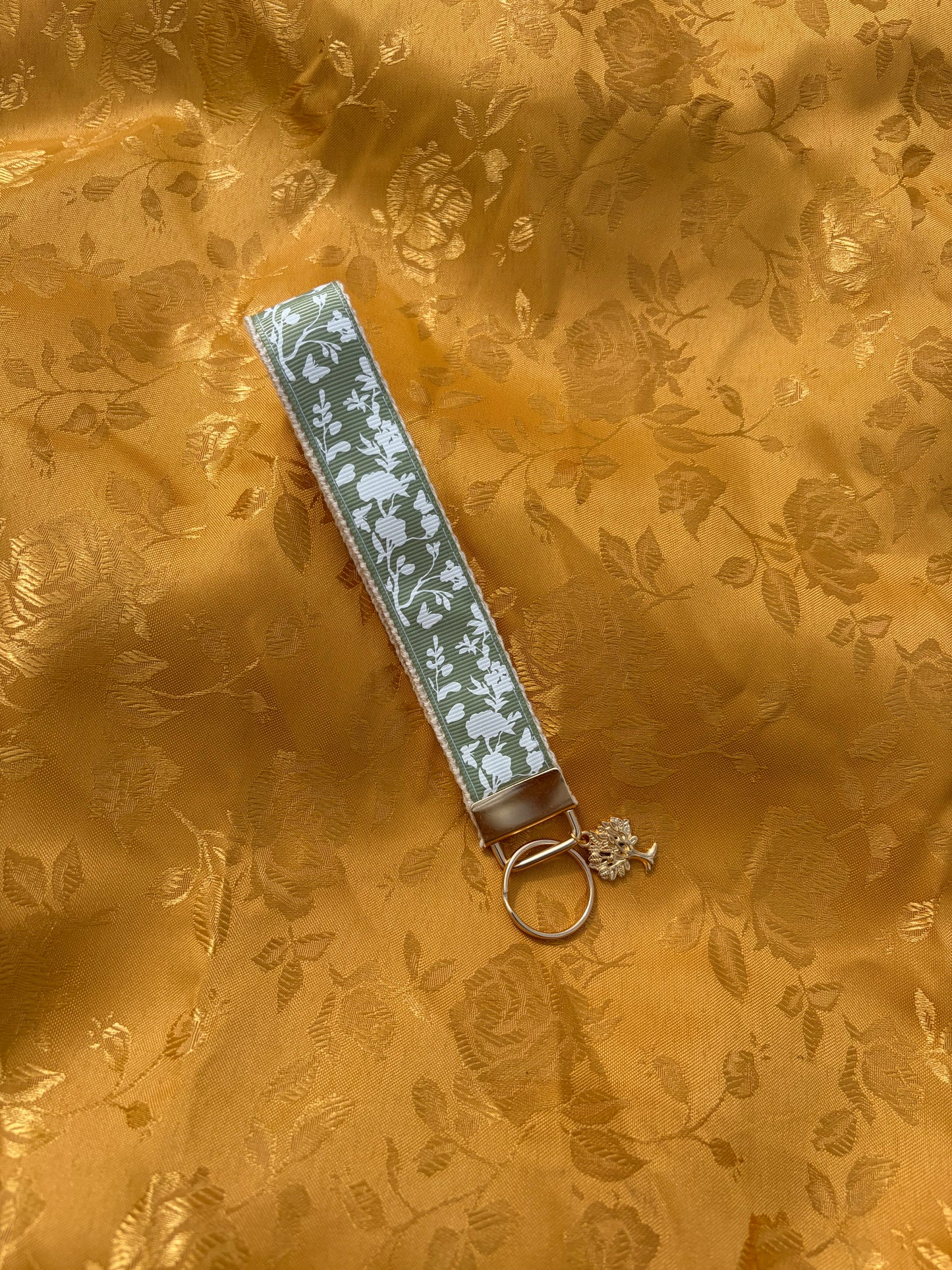 White floral Charm Keychain